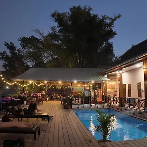 Funny Riverside Backpackers Luang Prabang